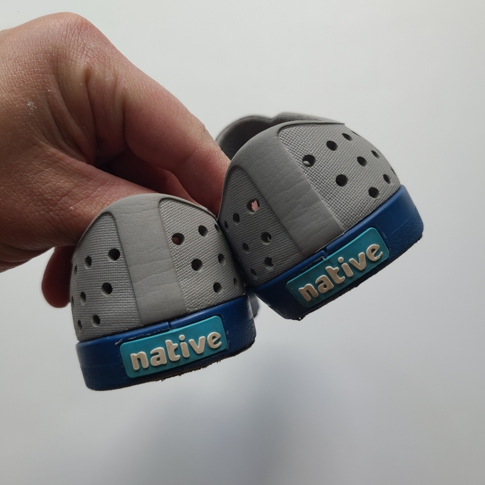 Native Shoes - Picture 4 of 6